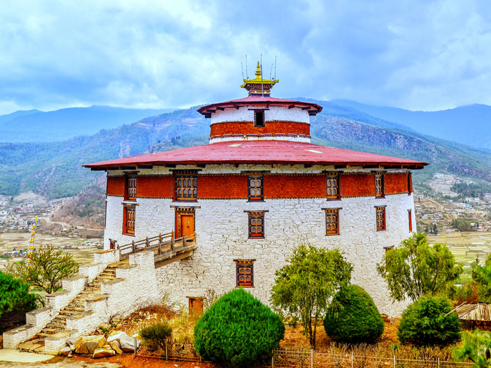 Thimphu Paro (128km, 5 hrs) Altitude of Paro: 2280 m